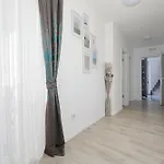 Apartament Anmalu With Jacuzzi