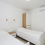 Anmalu With Jacuzzi Apartament *