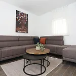 Anmalu With Jacuzzi Apartament *