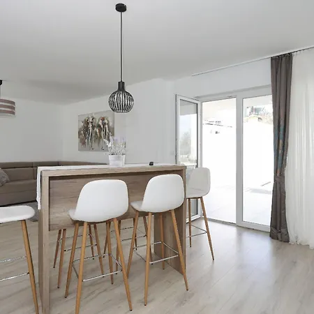 Anmalu With Jacuzzi * Пировац