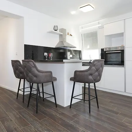 公寓 Anmalu With Jacuzzi 皮罗瓦茨