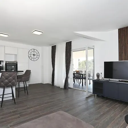 Anmalu With Jacuzzi Апартаменты *