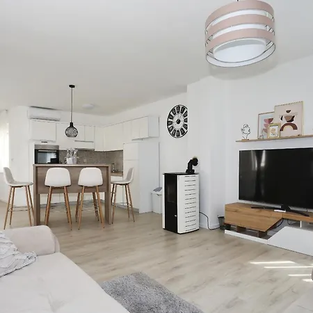 Anmalu With Jacuzzi *