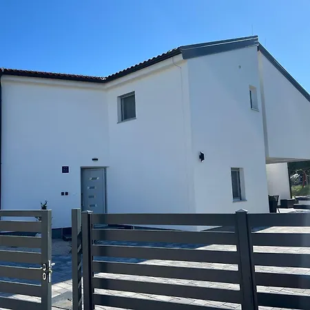 Apartment Anmalu With Jacuzzi