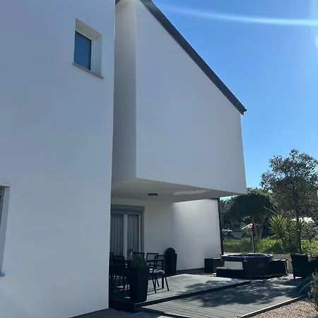 Anmalu With Jacuzzi 皮罗瓦茨