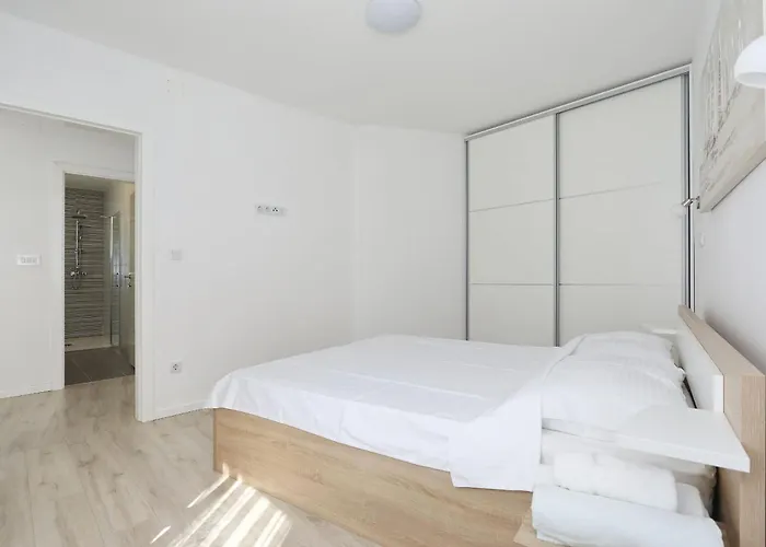 아파트 Anmalu With Jacuzzi 피로바츠