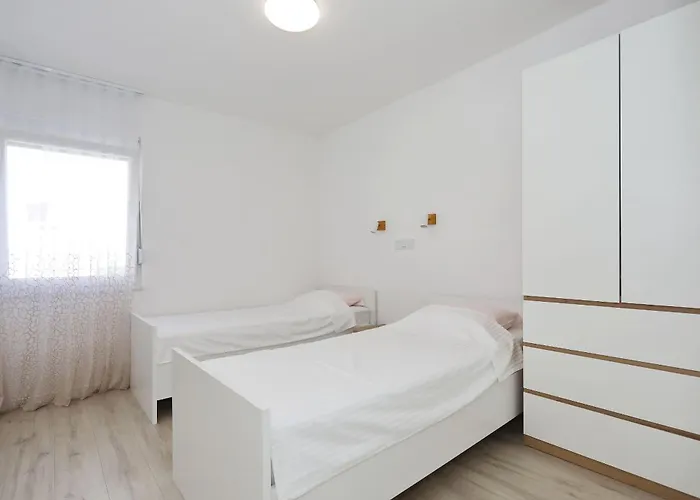 Anmalu With Jacuzzi *