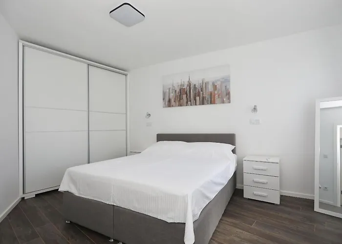 Anmalu With Jacuzzi 피로바츠