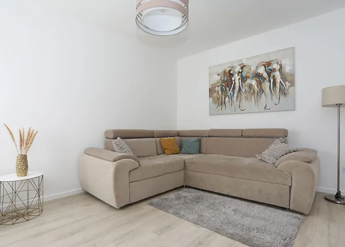 Anmalu With Jacuzzi 피로바츠