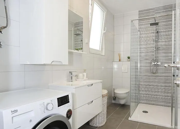 아파트 Anmalu With Jacuzzi 피로바츠