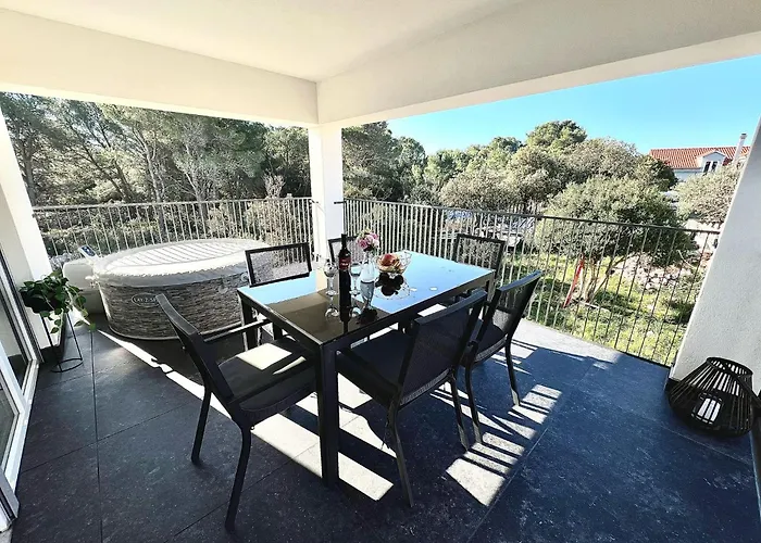 Anmalu With Jacuzzi 아파트 피로바츠